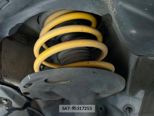 Toyota VOXY 2013-03 7790314-19