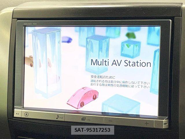 Toyota VOXY 2013-03 7790314-2