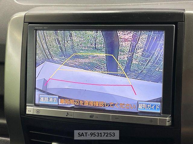 Toyota VOXY 2013-03 7790314-4
