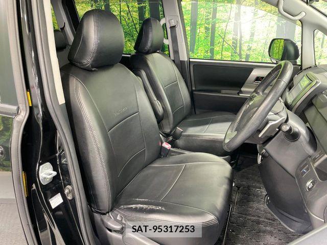 Toyota VOXY 2013-03 7790314-6