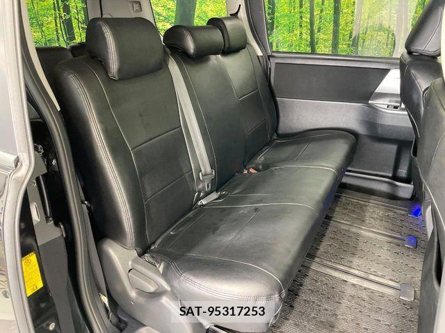 Toyota VOXY 2013-03 7790314-7