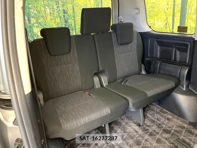 Toyota VOXY 2013-10 7790309-9
