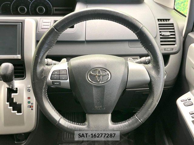 Toyota VOXY 2013-10 7790309-10