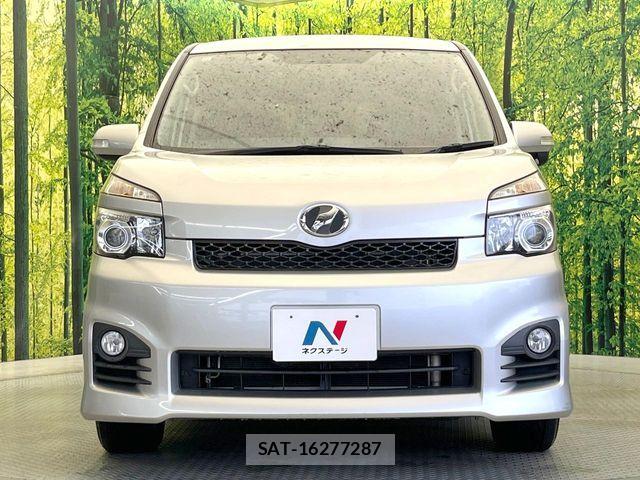 Toyota VOXY 2013-10 7790309-14