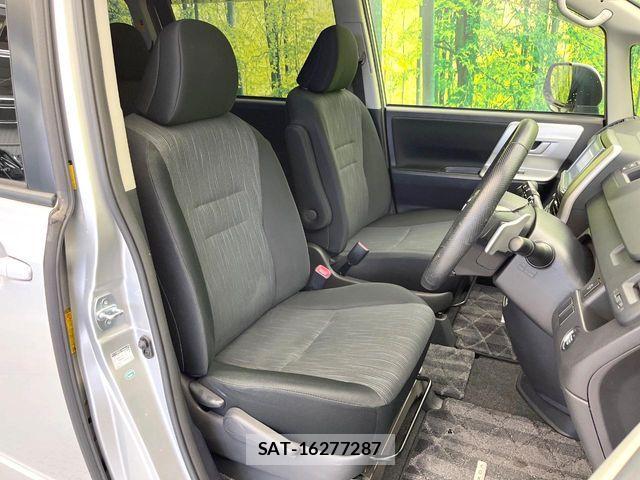 Toyota VOXY 2013-10 7790309-7