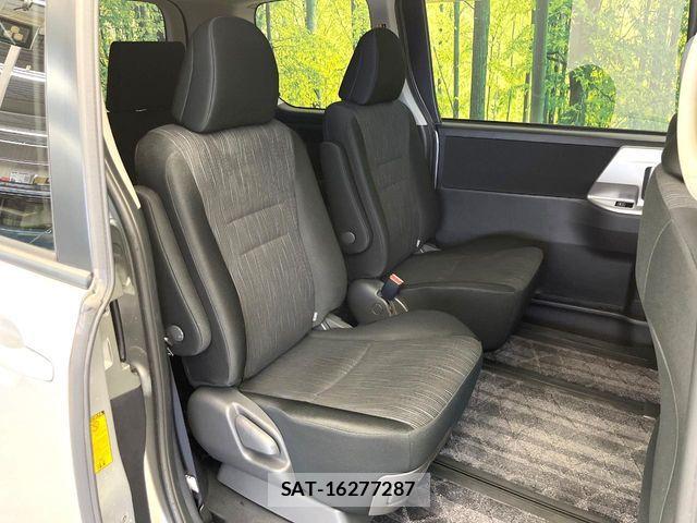 Toyota VOXY 2013-10 7790309-8
