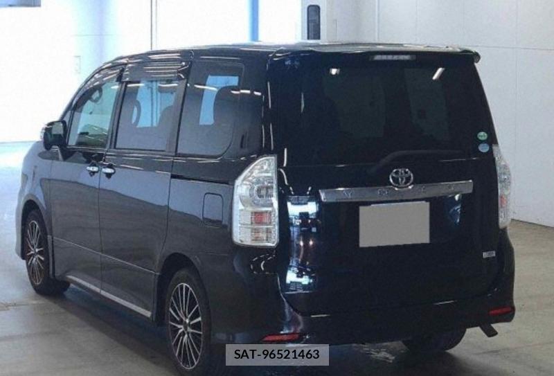 Toyota VOXY 2012-04 7791287-1