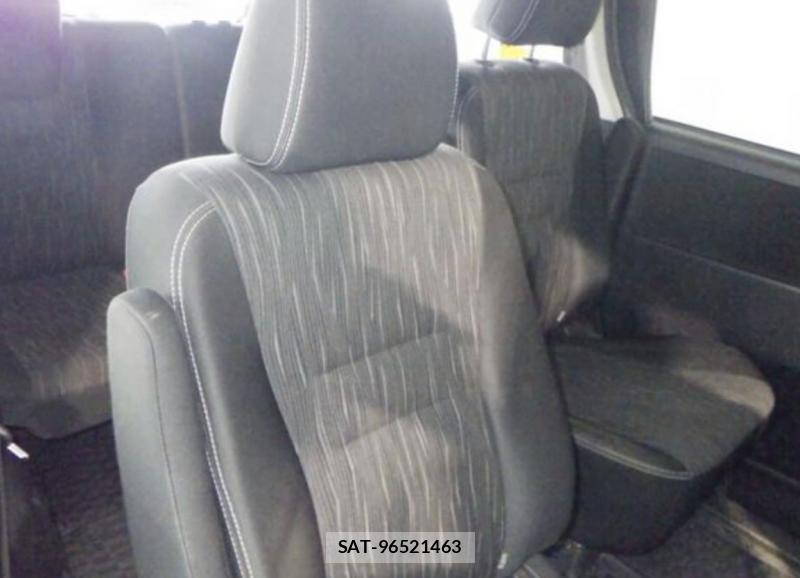 Toyota VOXY 2012-04 7791287-4