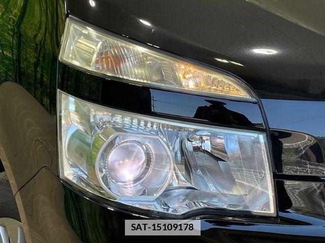 Toyota VOXY 2012-09 7790325-12