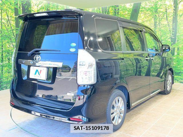 Toyota VOXY 2012-09 7790325-17