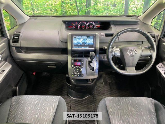 Toyota VOXY 2012-09 7790325-1