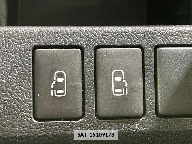 Toyota VOXY 2012-09 7790325-5