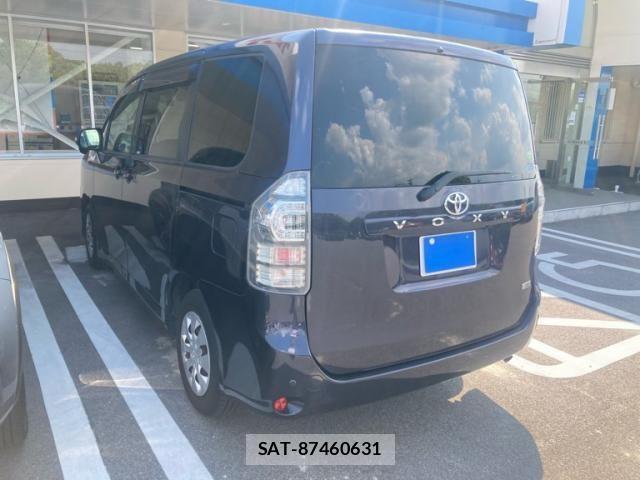 Toyota VOXY 2012-07 7790298-2