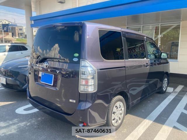 Toyota VOXY 2012-07 7790298-3