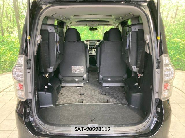 Toyota VOXY 2012-01 7790308-10