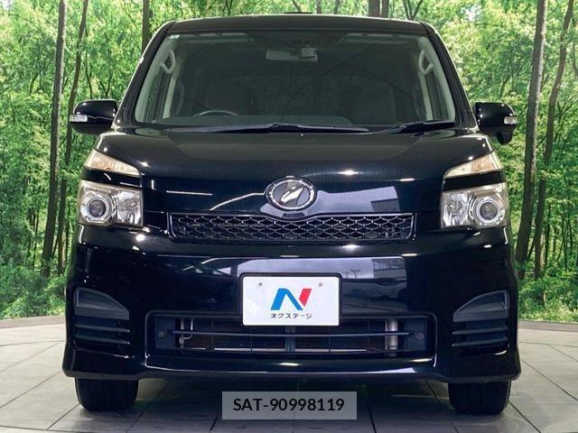 Toyota VOXY 2012-01 7790308-14