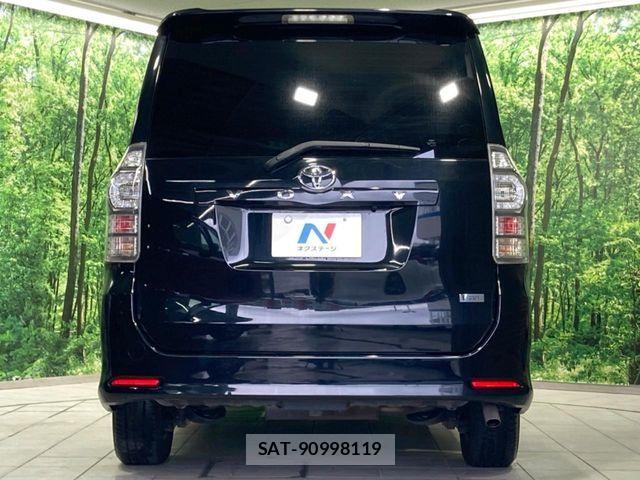 Toyota VOXY 2012-01 7790308-15