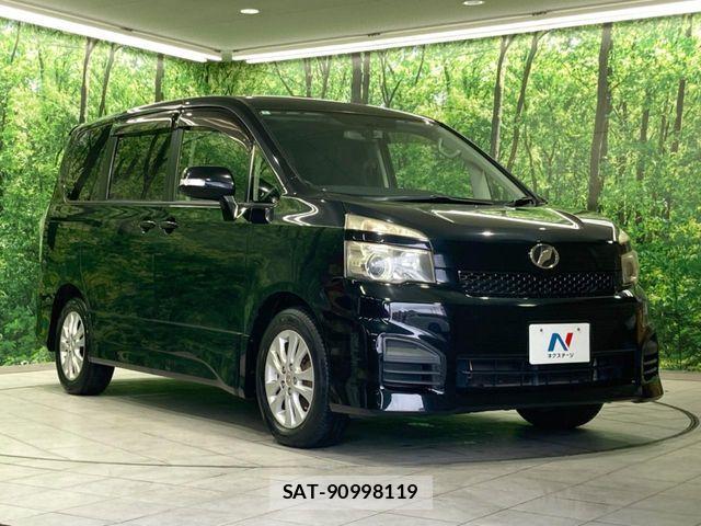 Toyota VOXY 2012-01 7790308-16