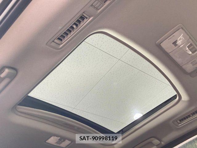 Toyota VOXY 2012-01 7790308-2