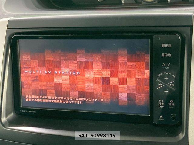 Toyota VOXY 2012-01 7790308-3