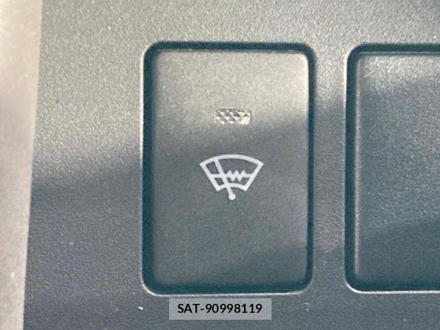 Toyota VOXY 2012-01 7790308-6