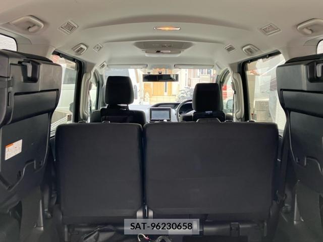 Toyota VOXY 2014-10 7790318-10