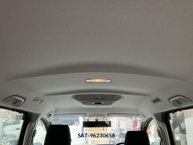 Toyota VOXY 2014-10 7790318-11