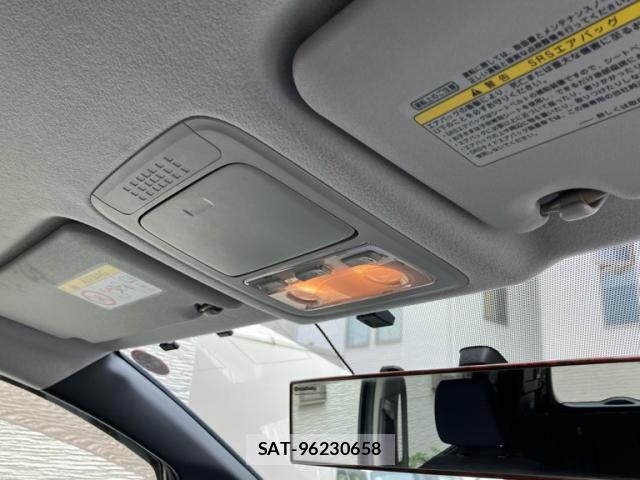 Toyota VOXY 2014-10 7790318-17