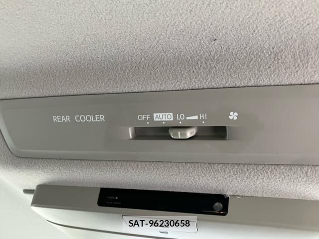 Toyota VOXY 2014-10 7790318-18