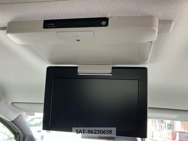 Toyota VOXY 2014-10 7790318-19