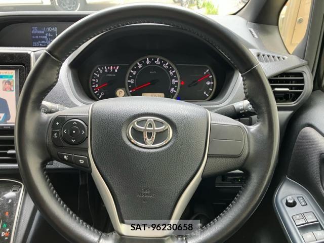Toyota VOXY 2014-10 7790318-20