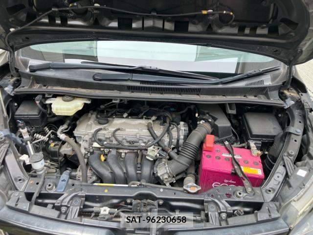 Toyota VOXY 2014-10 7790318-23