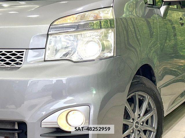 Toyota VOXY 2012-10 7790306-12