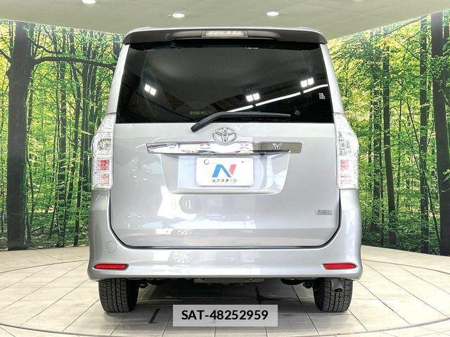 Toyota VOXY 2012-10 7790306-15