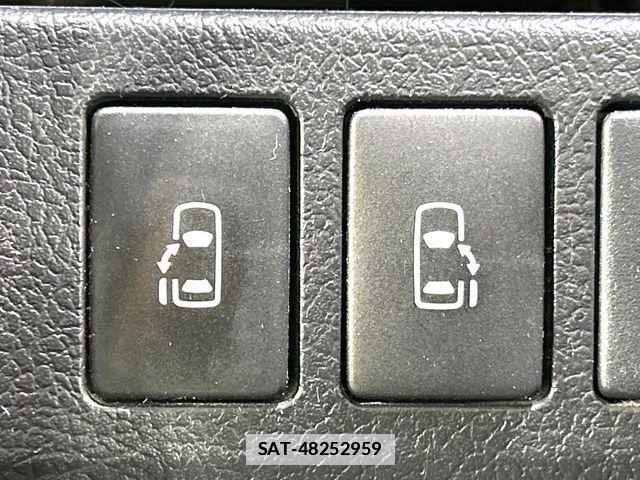 Toyota VOXY 2012-10 7790306-4