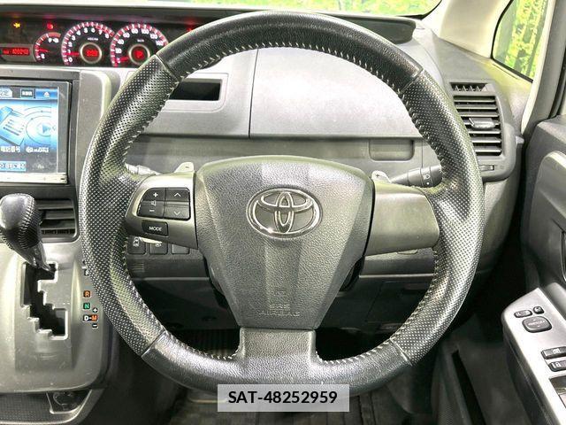 Toyota VOXY 2012-10 7790306-7