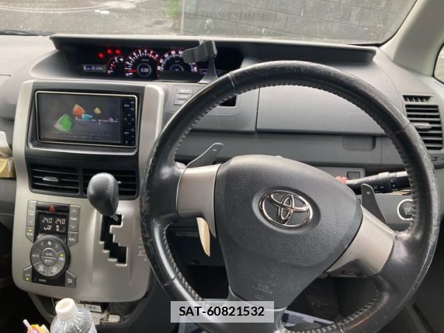 Toyota VOXY 2009-06 7790301-17
