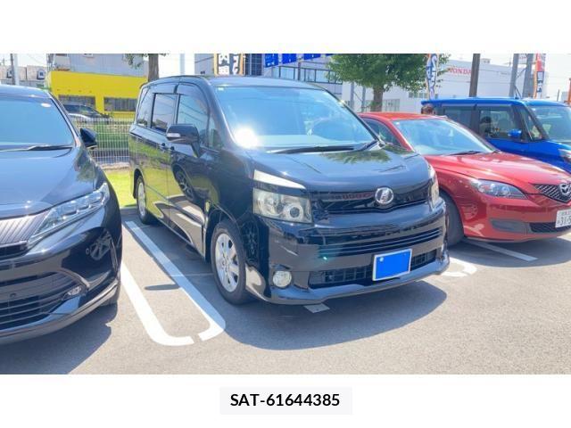 Toyota VOXY 2007-09 7790302-1
