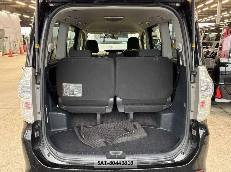 Toyota VOXY 2012-03 7791174-9