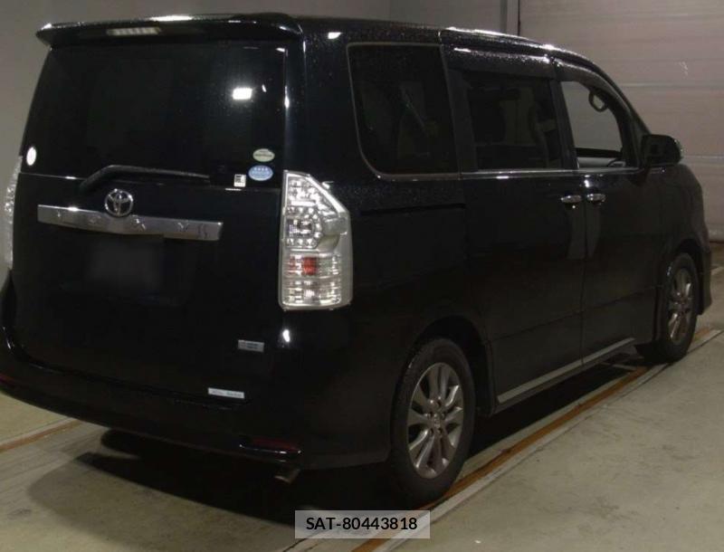 Toyota VOXY 2012-03 7791174-1