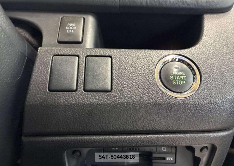 Toyota VOXY 2012-03 7791174-8