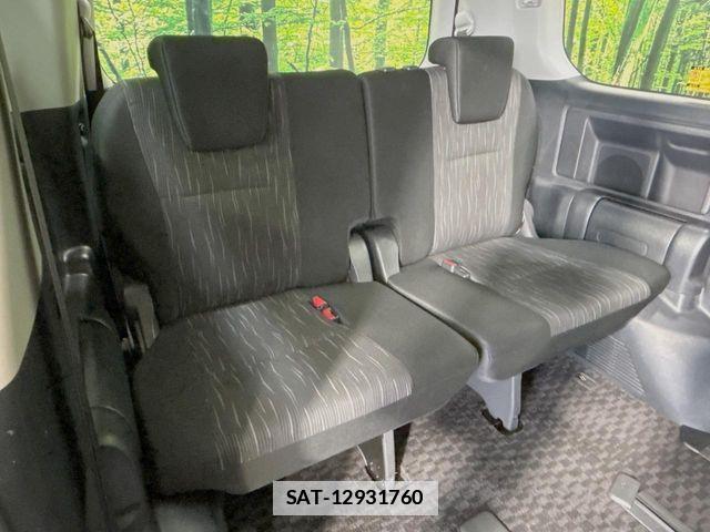 Toyota VOXY 2012-03 7790323-9