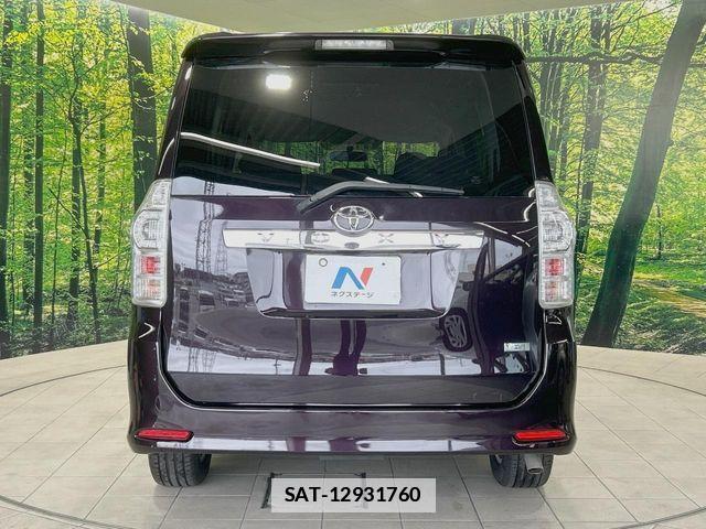 Toyota VOXY 2012-03 7790323-15