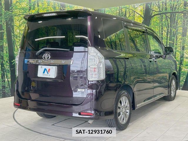 Toyota VOXY 2012-03 7790323-17