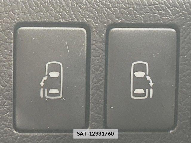 Toyota VOXY 2012-03 7790323-5