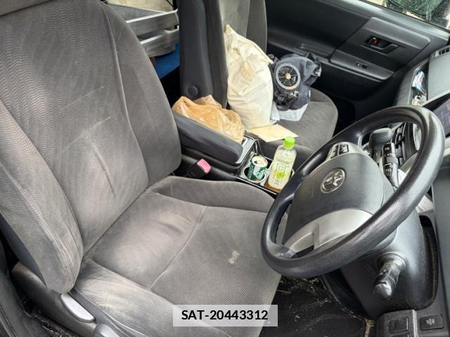 Toyota VOXY 2010-08 7790299-9