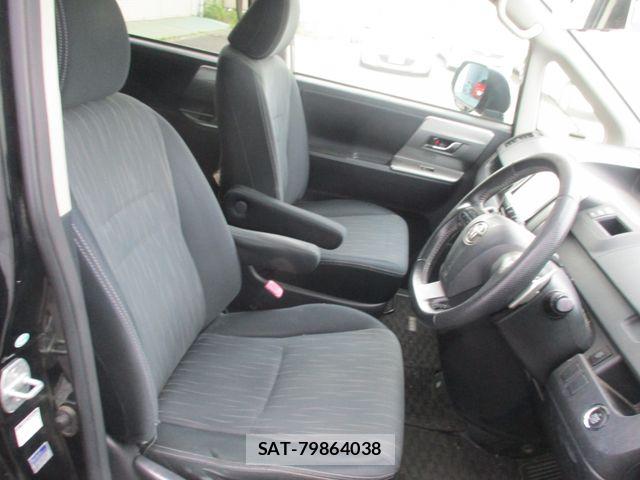 Toyota VOXY 2012-03 7880400-10