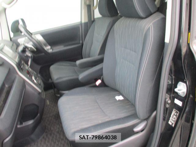 Toyota VOXY 2012-03 7880400-12