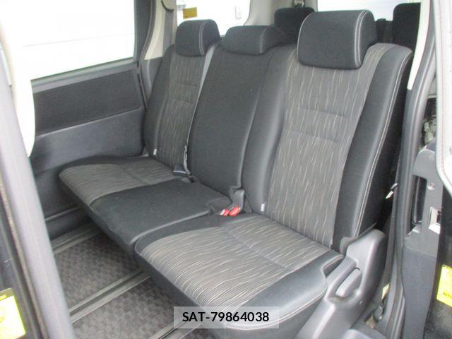 Toyota VOXY 2012-03 7880400-15