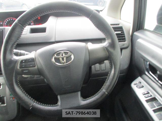 Toyota VOXY 2012-03 7880400-17